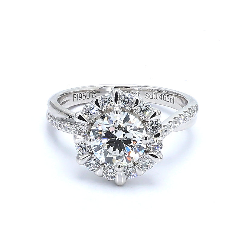 Anillo con diamante redondo estilo aureola (1.767 ct)