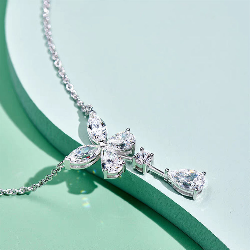 Cadena con dije con diamante (1.672 ct- 3.652 ct)