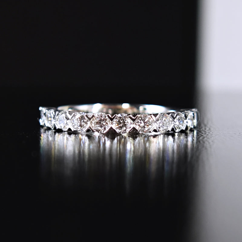 Churumbela con diamante (0.674 ct)