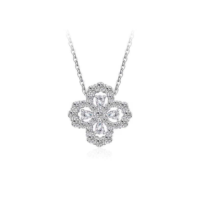 Cadena con dije con diamante (0.889 ct- 1.812 ct)