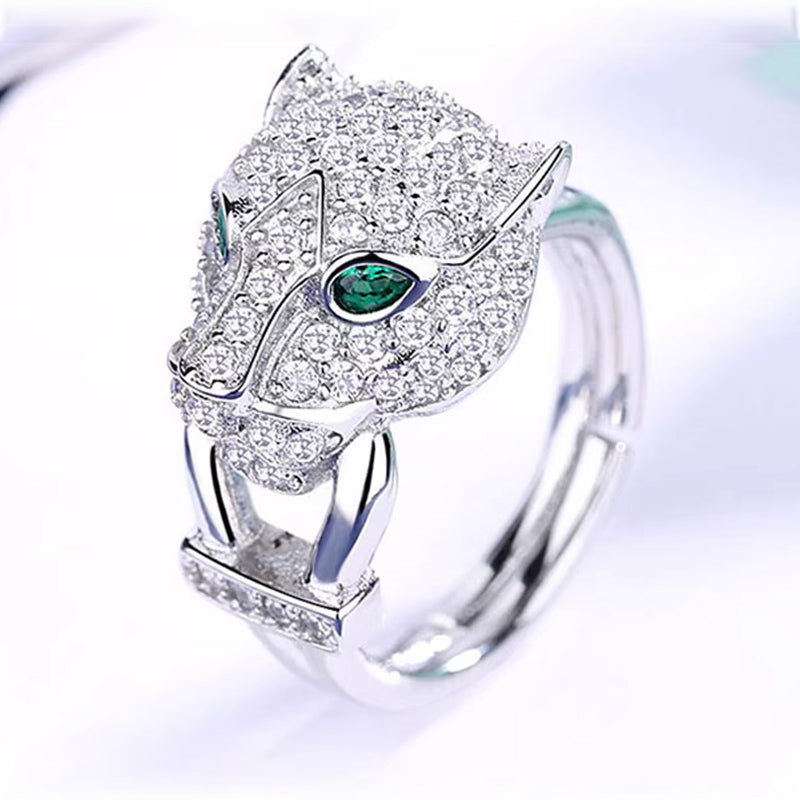 Anillo estilo pantera con diamante y esmeralda (1.044 ct)