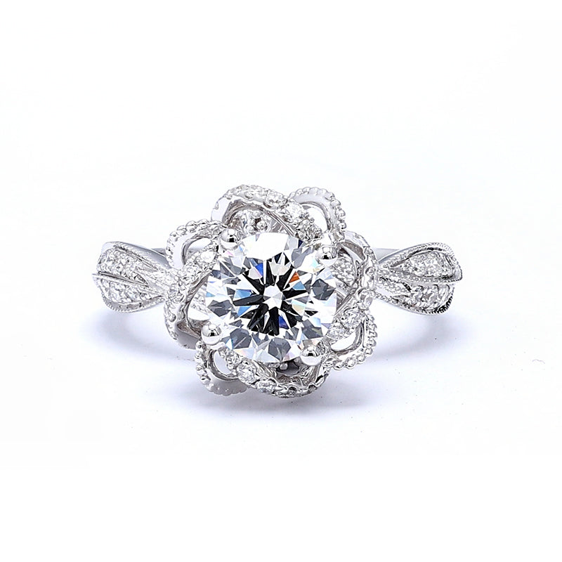 Anillo estilizado con diamante redondo (1.725 ct)
