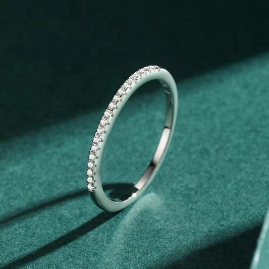 Churumbela con diamante (0.198 ct)