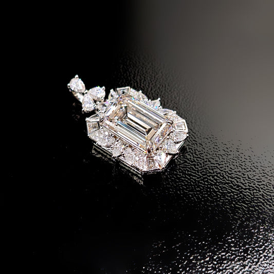 Charm con diamante (6.862 ct)
