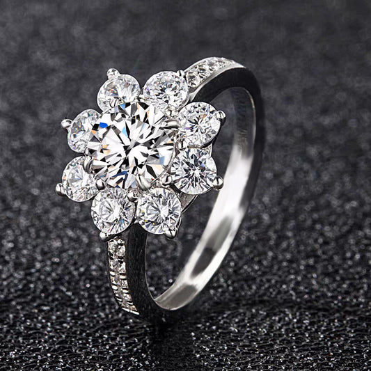 Anillo aureola con diamante redondo (1.303 ct- 2.403 ct)