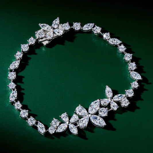 Pulso con charm con diamante (6.004 ct)